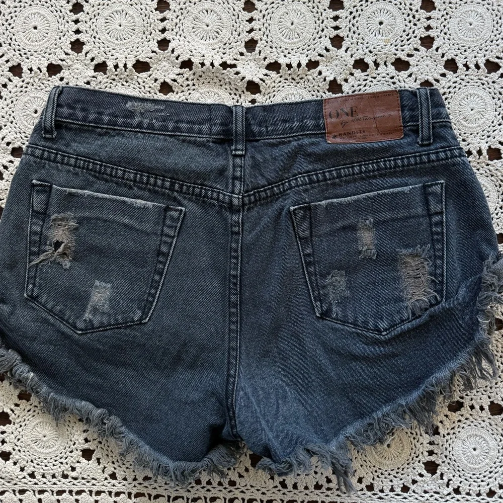 One Teaspoon x Free People Denim Shorts Faded Black Cuff Hem Size 28